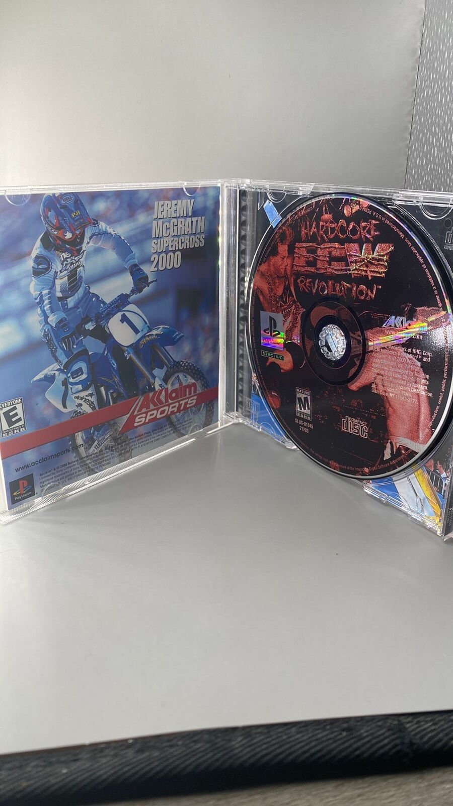 PS1 – ECW Hardcore Revolution – CIB
