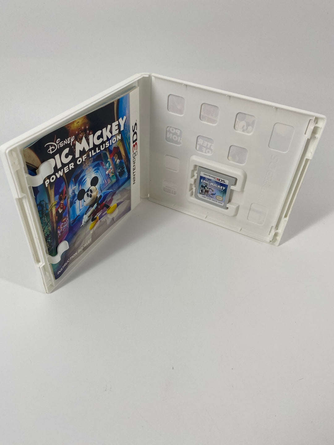 Disney Epic Mickey Power of Illusion Nintendo 3DS open case with manual and cartridge