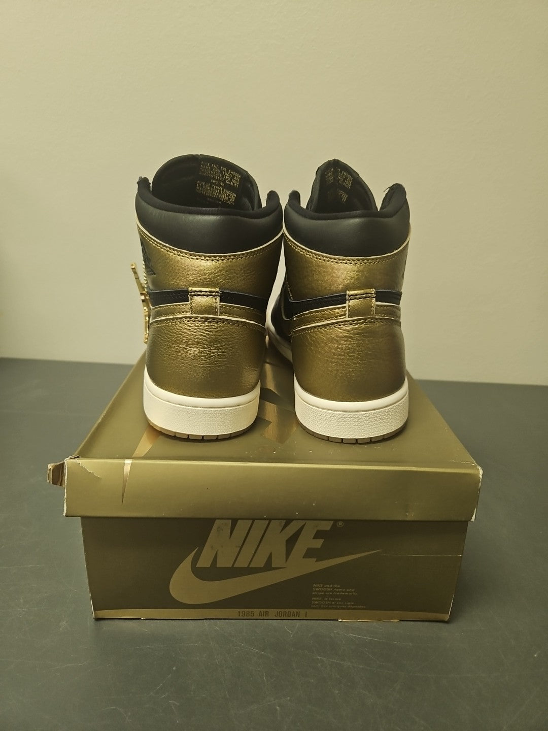 NEW Size 9.5 Men Jordan 1 Retro High OG Black/Metallic Gold-Sail (DZ5485 071)