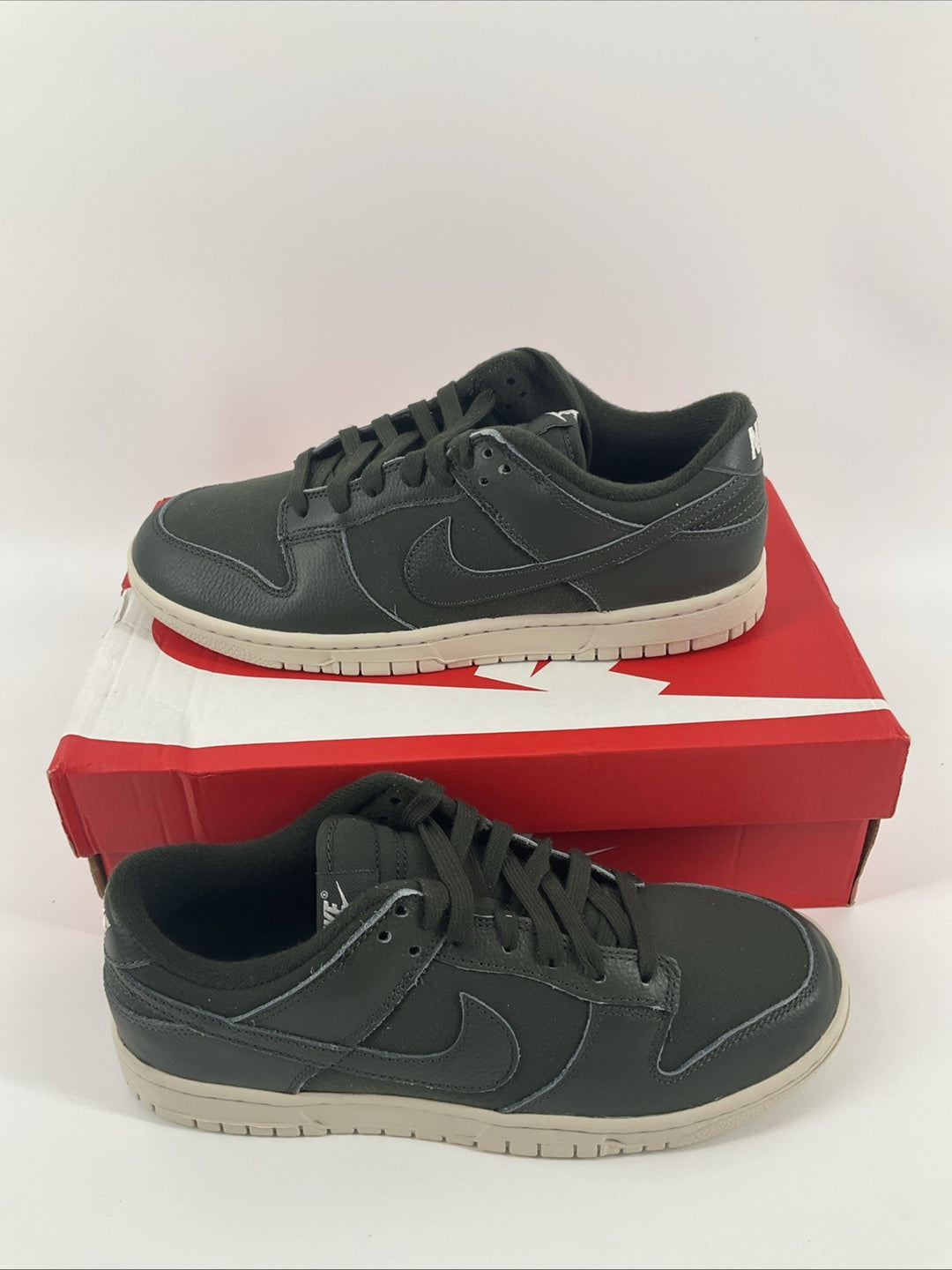 New Size 8.5 Men's Nike Dunk Low Retro PRM Sequoia Green DZ2538-300