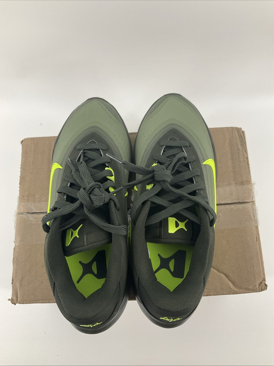 New Size 7.5 Women's Nike A'One Sequoia and Volt Color Way  FZ8605-301