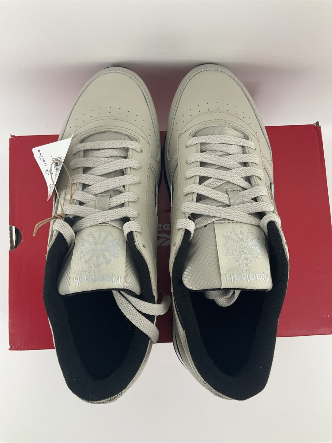 New Size 9.5 Mens Reebok Classic Leather in Beige100209487