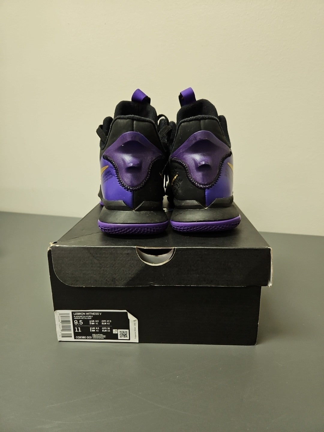 Size 9.5 M:  LeBron Witness 5 Fierce Purple Metallic Gold LA Lakers  CQ9380-003