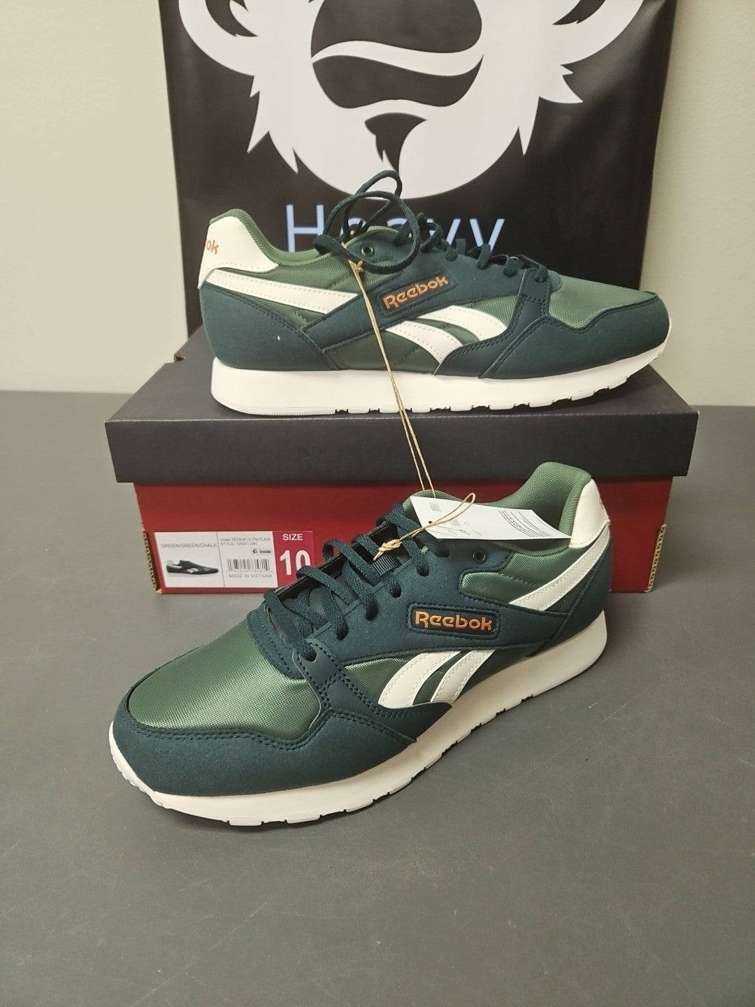 NEW Size Men 10 Women 11.5 Reebok Unisex Ultra Flash  (Green/Chalk) Shoes