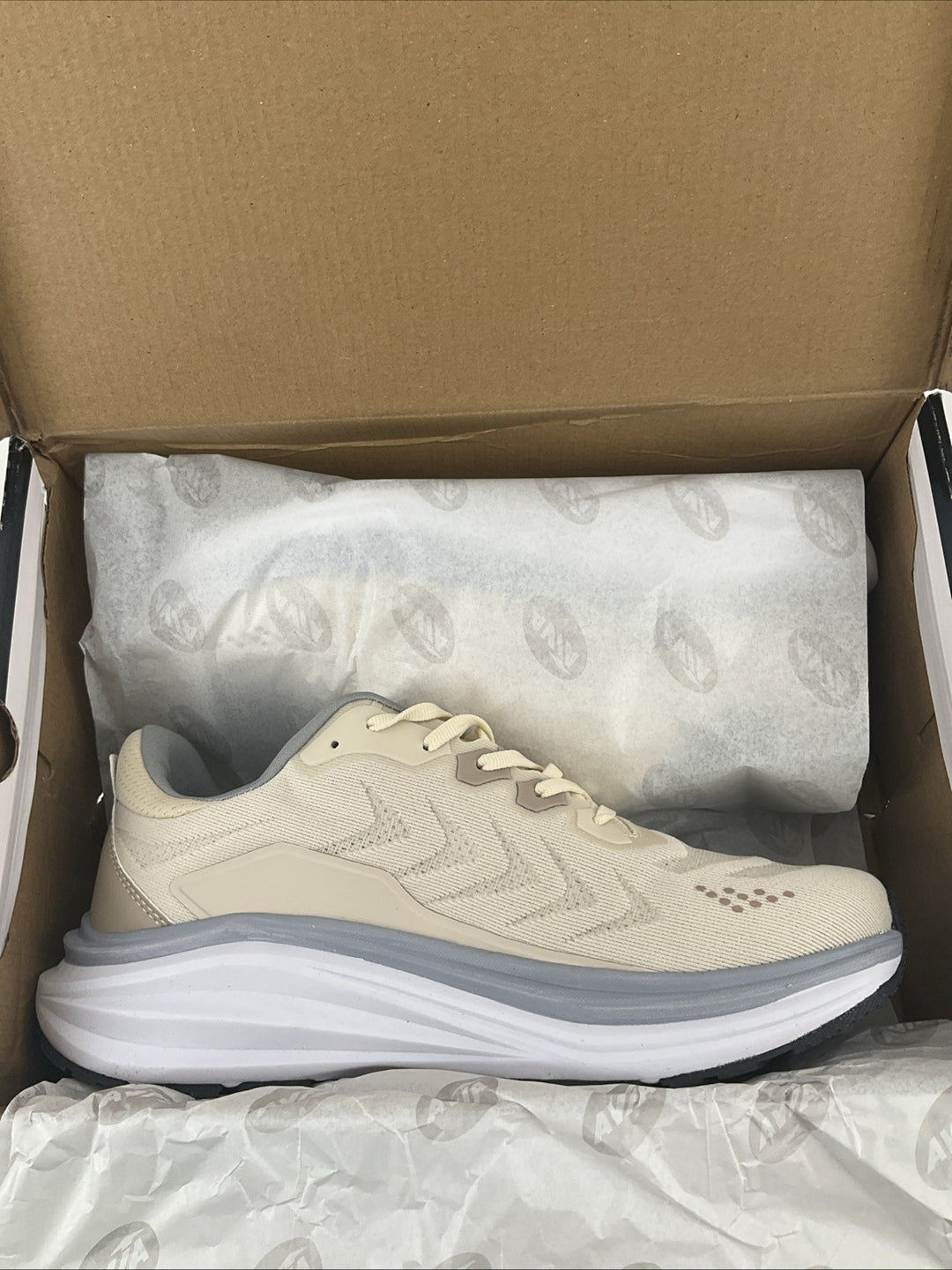 New  Size 8.5 Men Avia Avi-Move In Birch AA50247MC