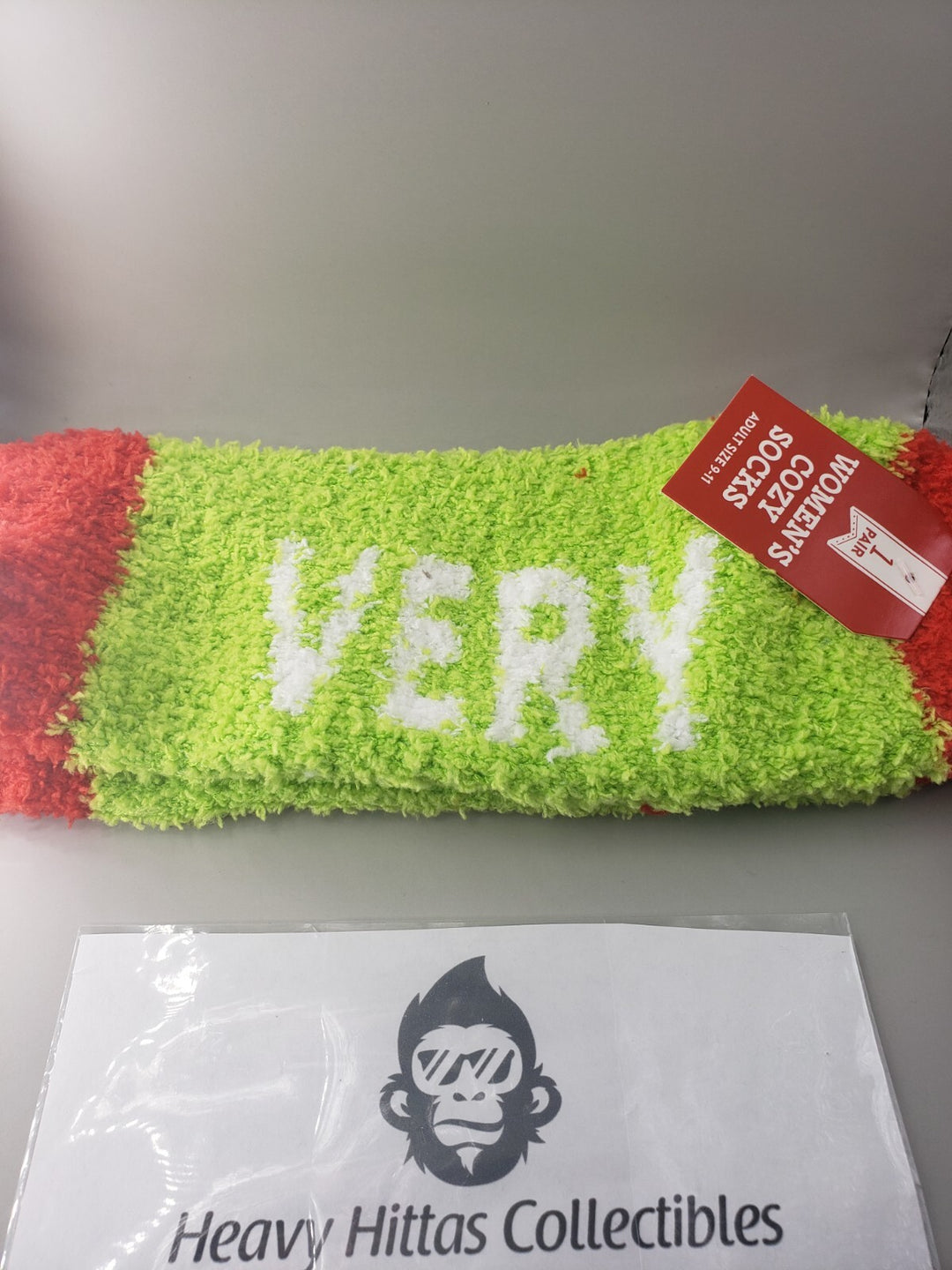 Adult Size 9-11  Women Cozy Socks Holiday Theme Very Merry 1 Pair