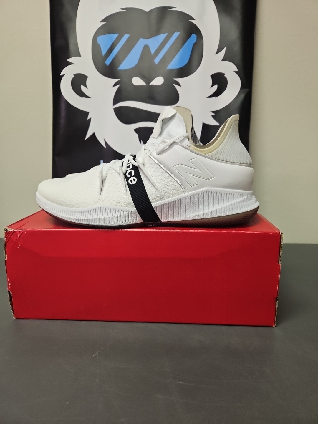 Size 14 M New Balance BBOMNLWT Low White Black Basketball Sneakers