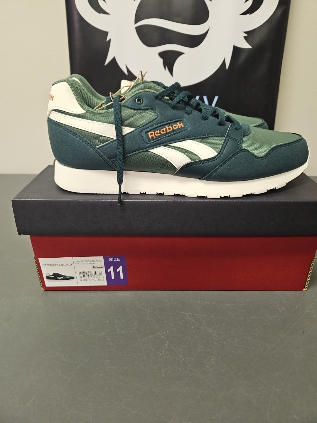 NEW Size Men 11 Women 12.5 Reebok Unisex Ultra Flash  (Green/Chalk) Shoes