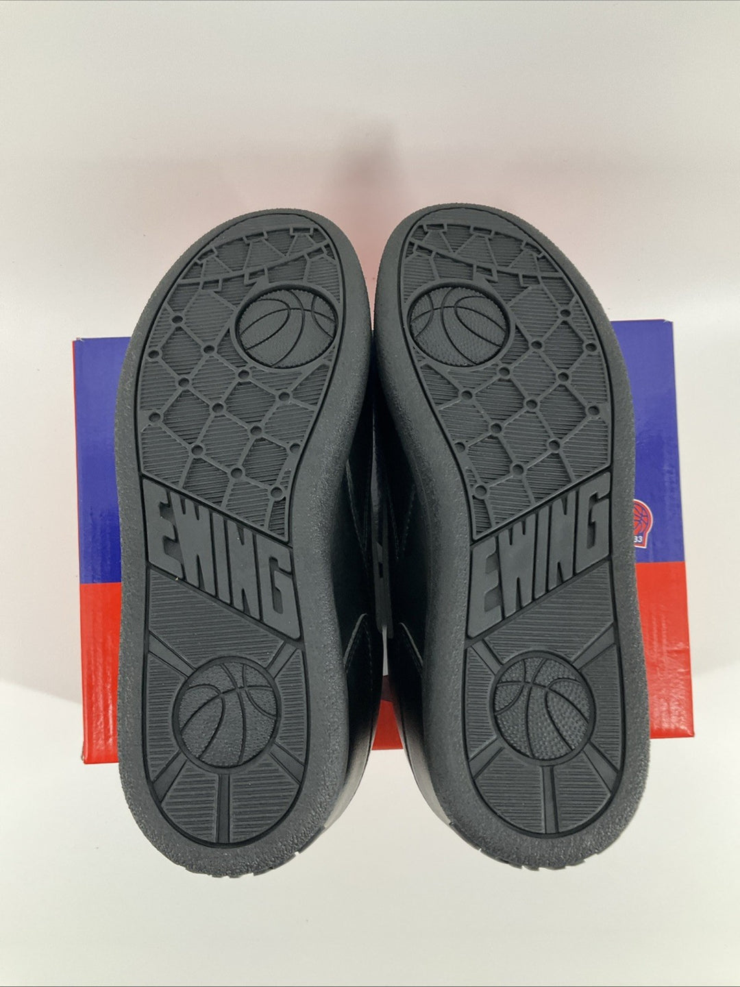 New Size 9.5  Men Orion Low Patrick Ewings (Black) 1RBE005-001