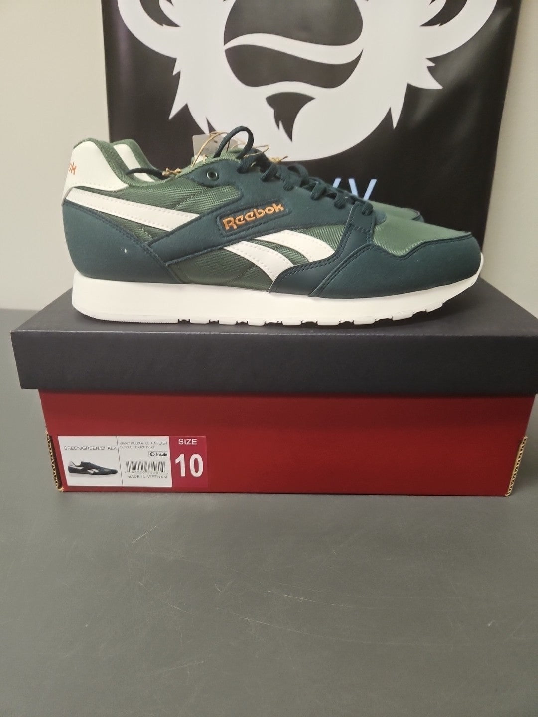 NEW Size Men 10 Women 11.5 Reebok Unisex Ultra Flash  (Green/Chalk) Shoes