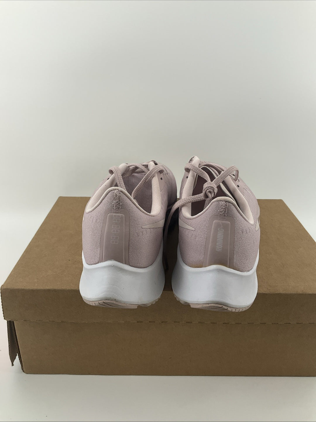 New Size 11 Womens Nike Air Zoom Pegasus 37 BQ9647-601 Champagne Rose White