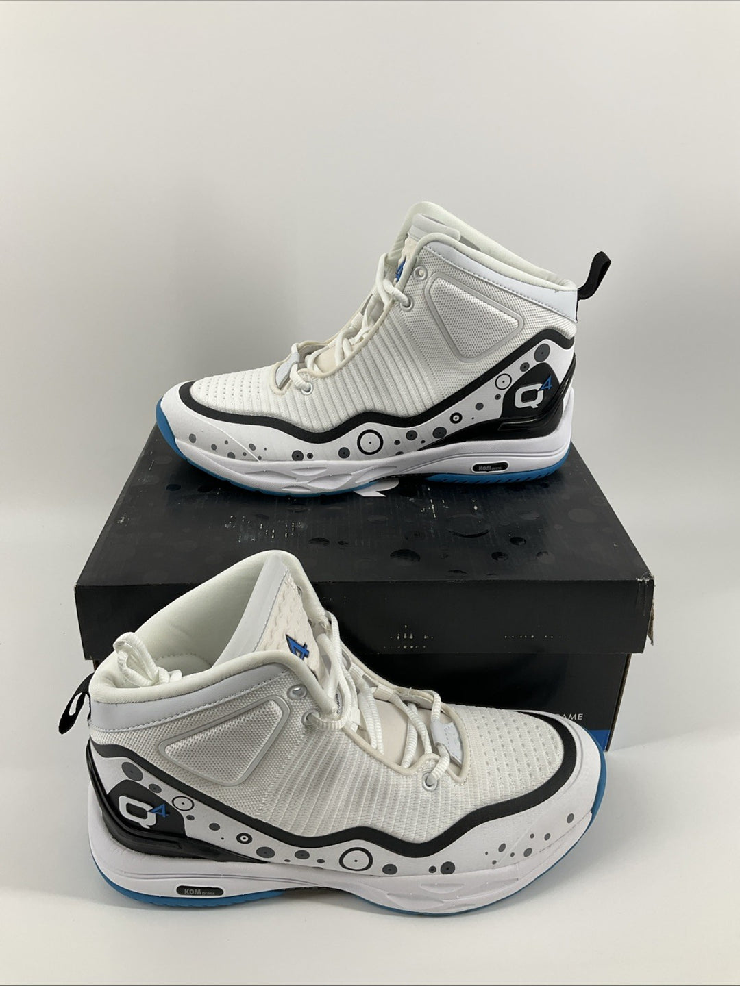 New Size 8.5 Men Q4 Bright White Black Blue Q4MB-014