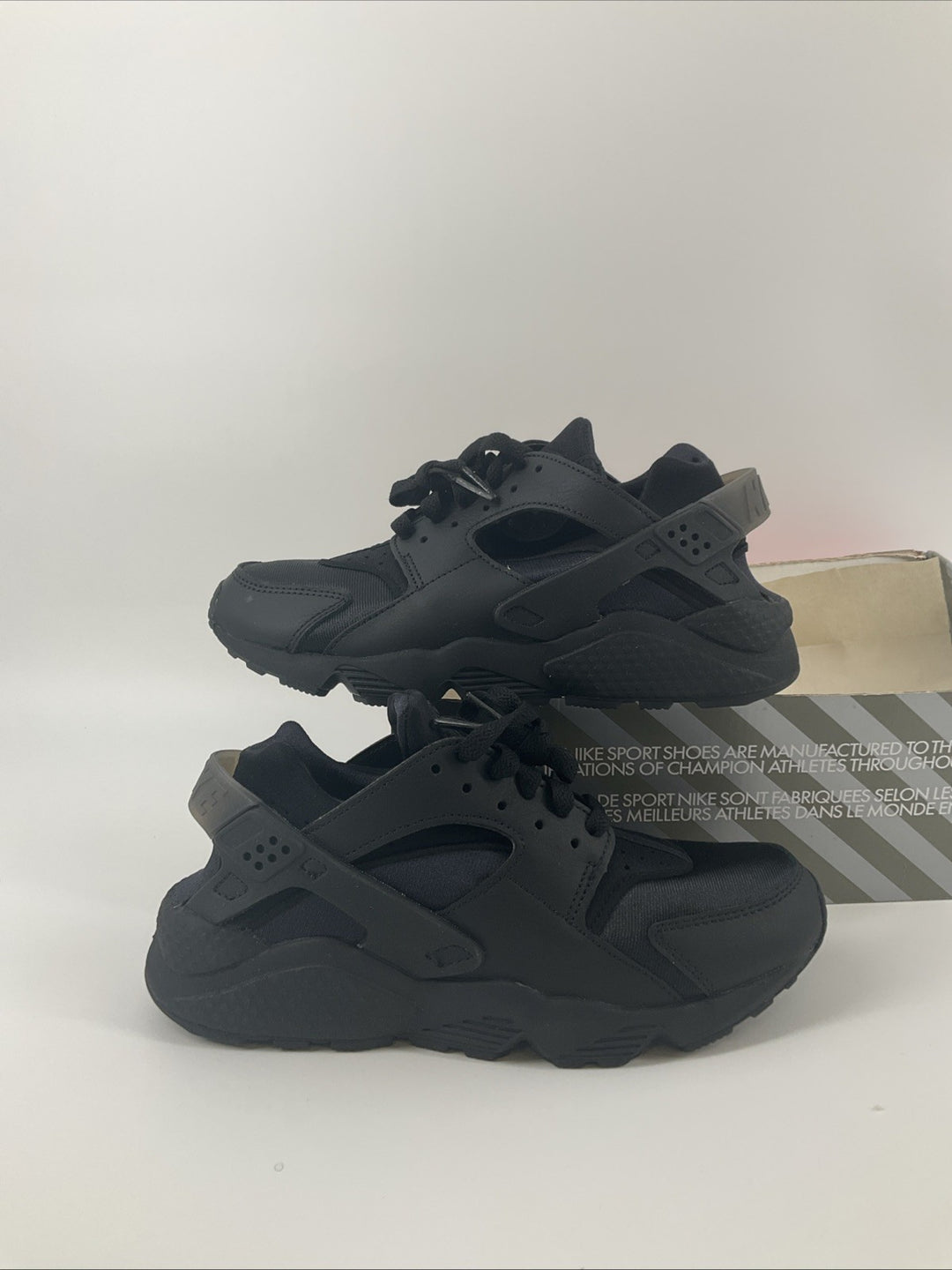 New Size 7 Women's Nike Air Huarache Box No Lid Black DH4439-001