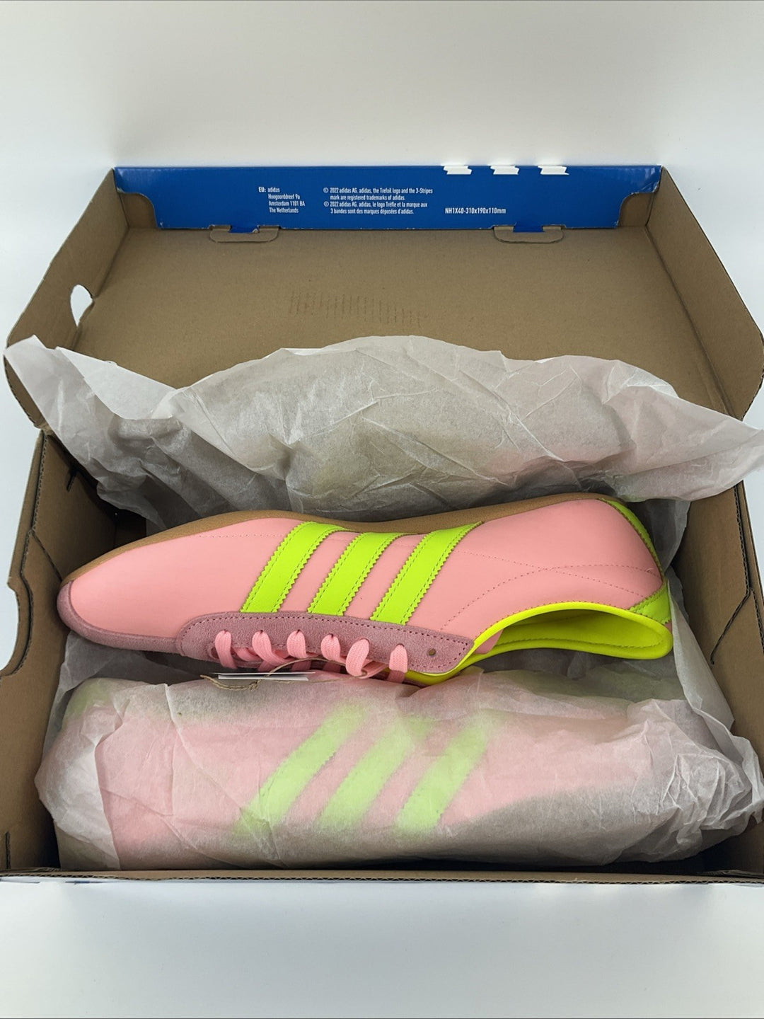 New Adidas Size 10.5 Women's Pink Yellow Tokyo  JQ0584