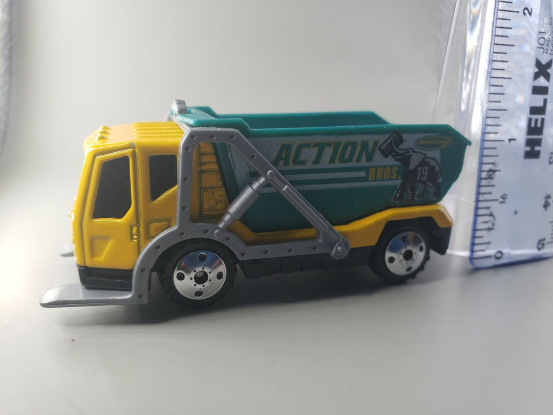 Vintage 2001 Mattel Matchbox Trash Truck Action Bros. Green Yellow