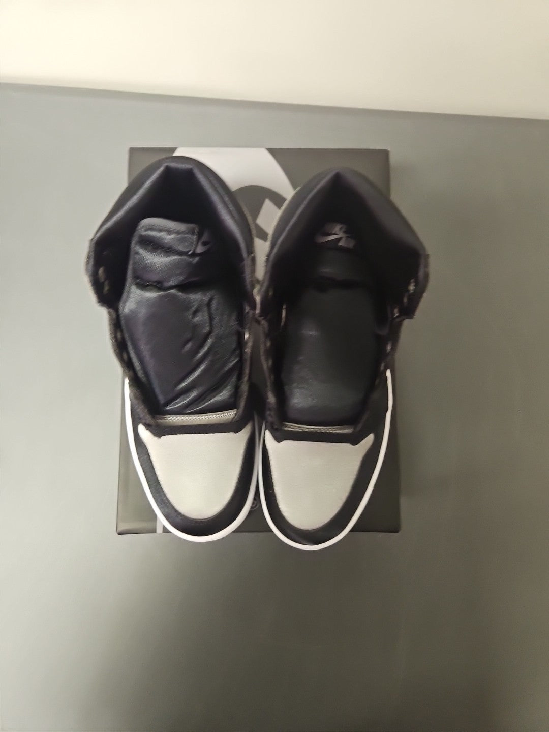 NEW Size 8 Women's Nike Air Jordan 1 Retro High OG Satin Shadow (FD4810-010)