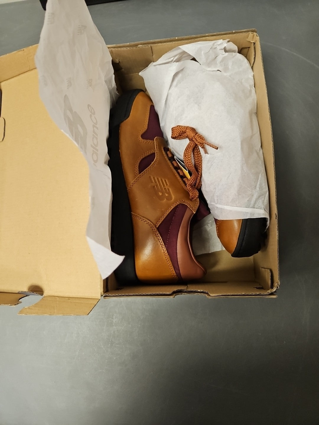 New Size 8 Men 9.5 Women New Balance Rainier Low - UALGSOG  Shoes Brown Red