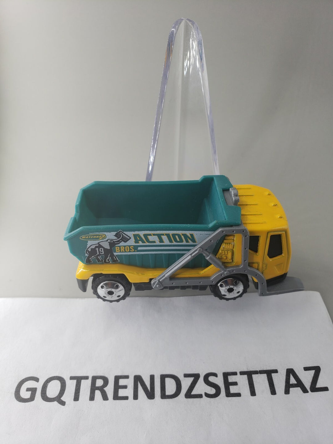 Vintage 2001 Mattel Matchbox Trash Truck Action Bros. Green Yellow