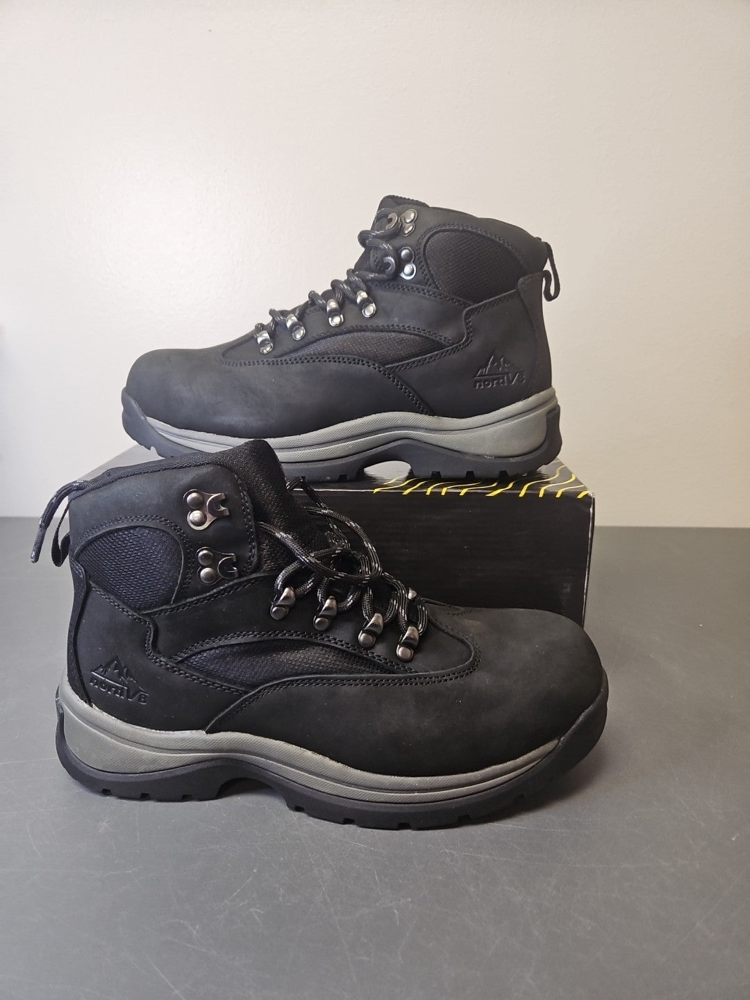 NEW Size 9.5 Women NORTIV 8  Steel Toe Boots Leather  Waterproof Boots Wide