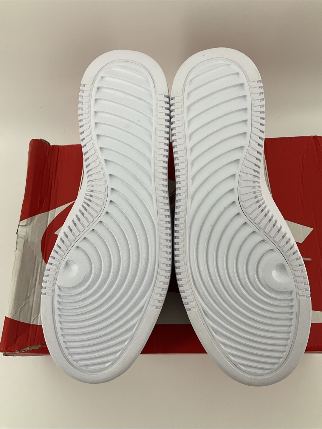 New Size 9.5 Women's Nike Court Vision Alta LTR DM0113-500