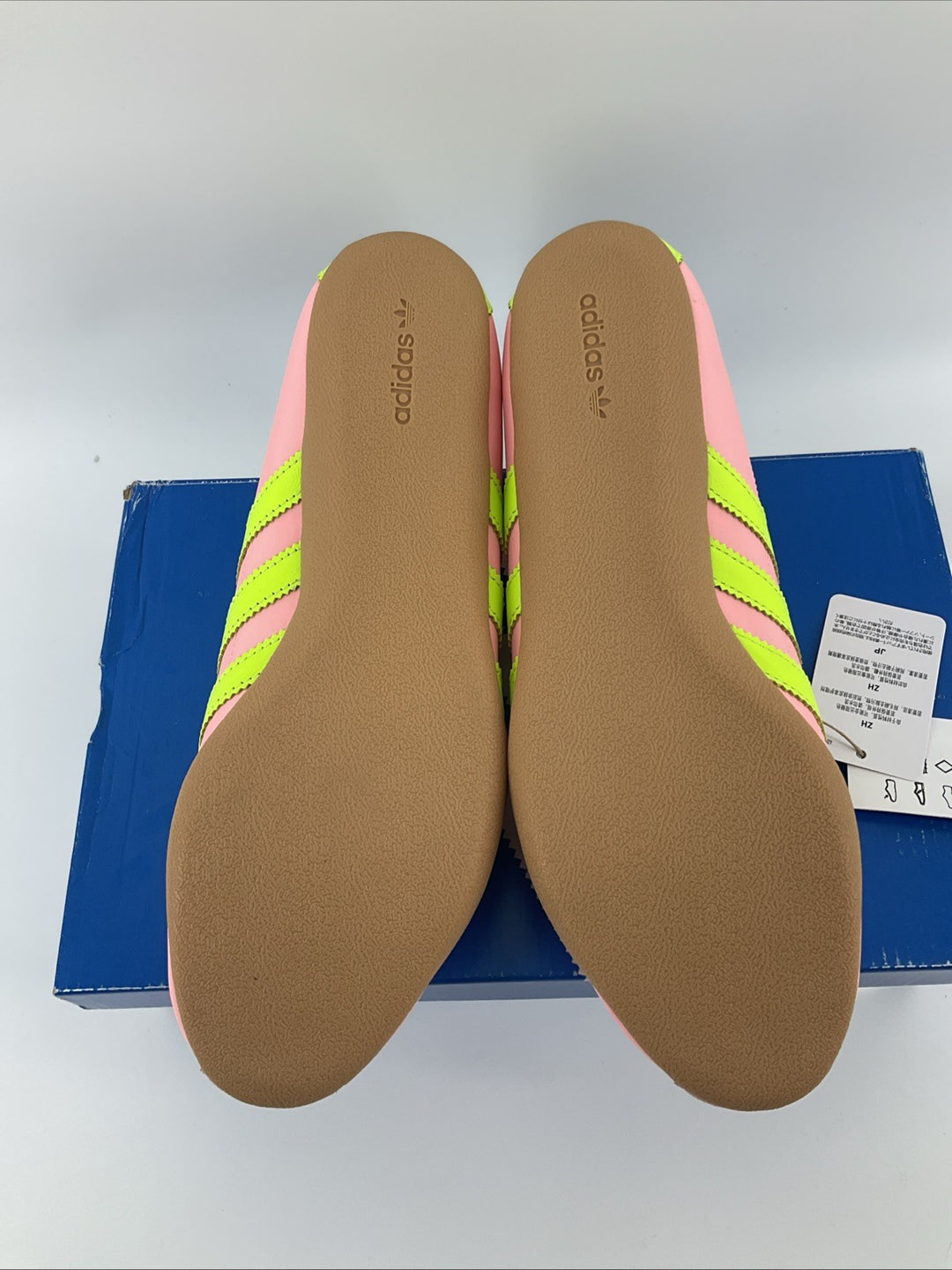 New Adidas Size 10.5 Women's Pink Yellow Tokyo  JQ0584