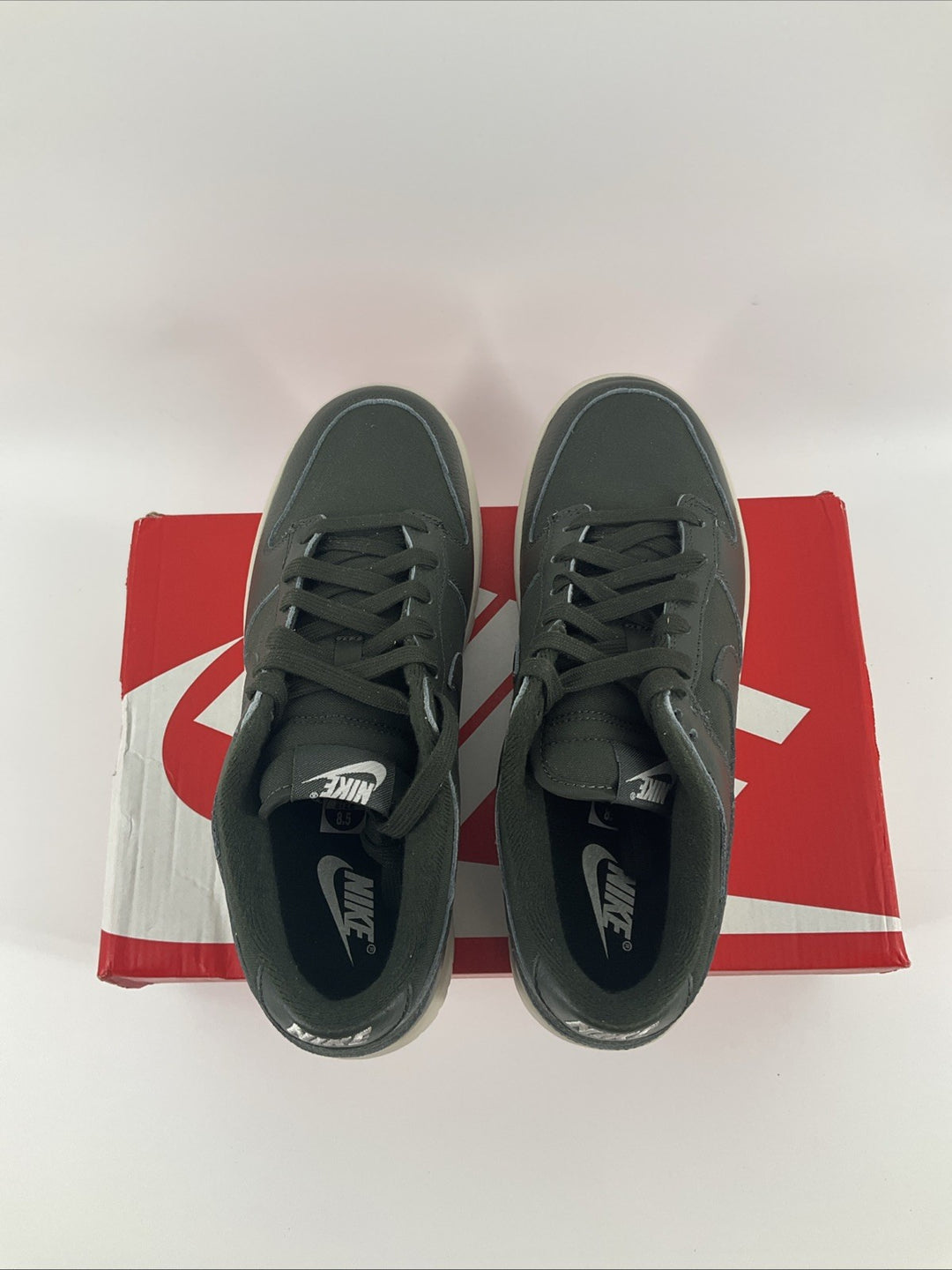 New Size 8.5 Men's Nike Dunk Low Retro PRM Sequoia Green DZ2538-300