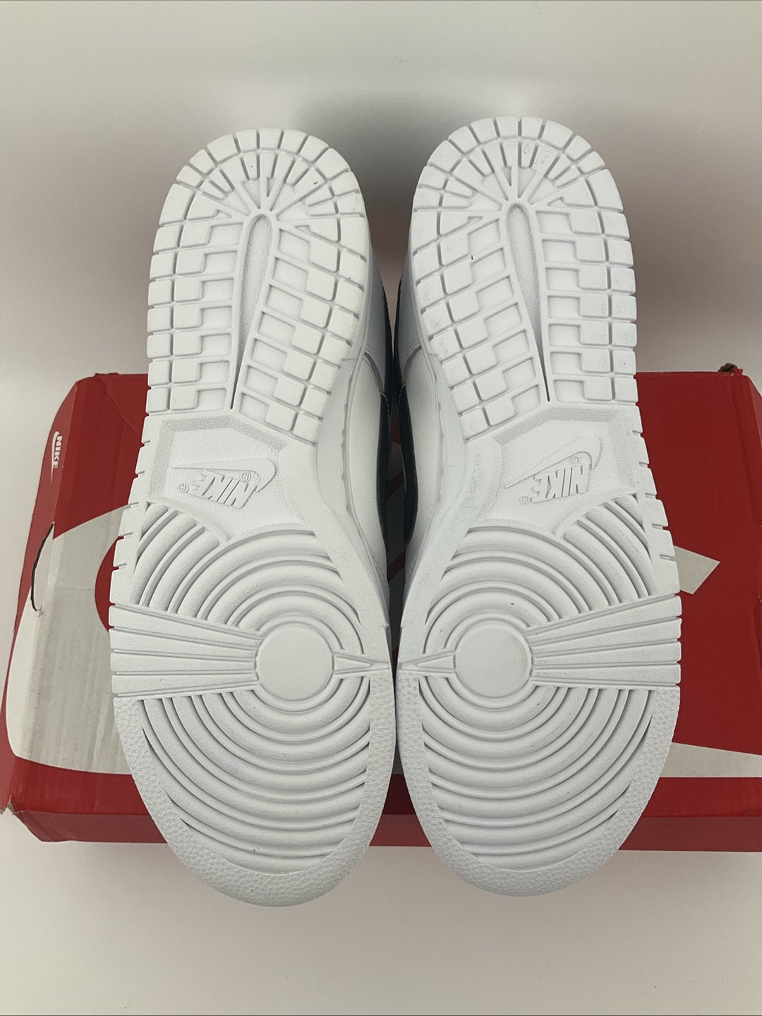 New Size 8.5 Mens Nike Dunk Low Retro Reverse Panda DJ6188-101