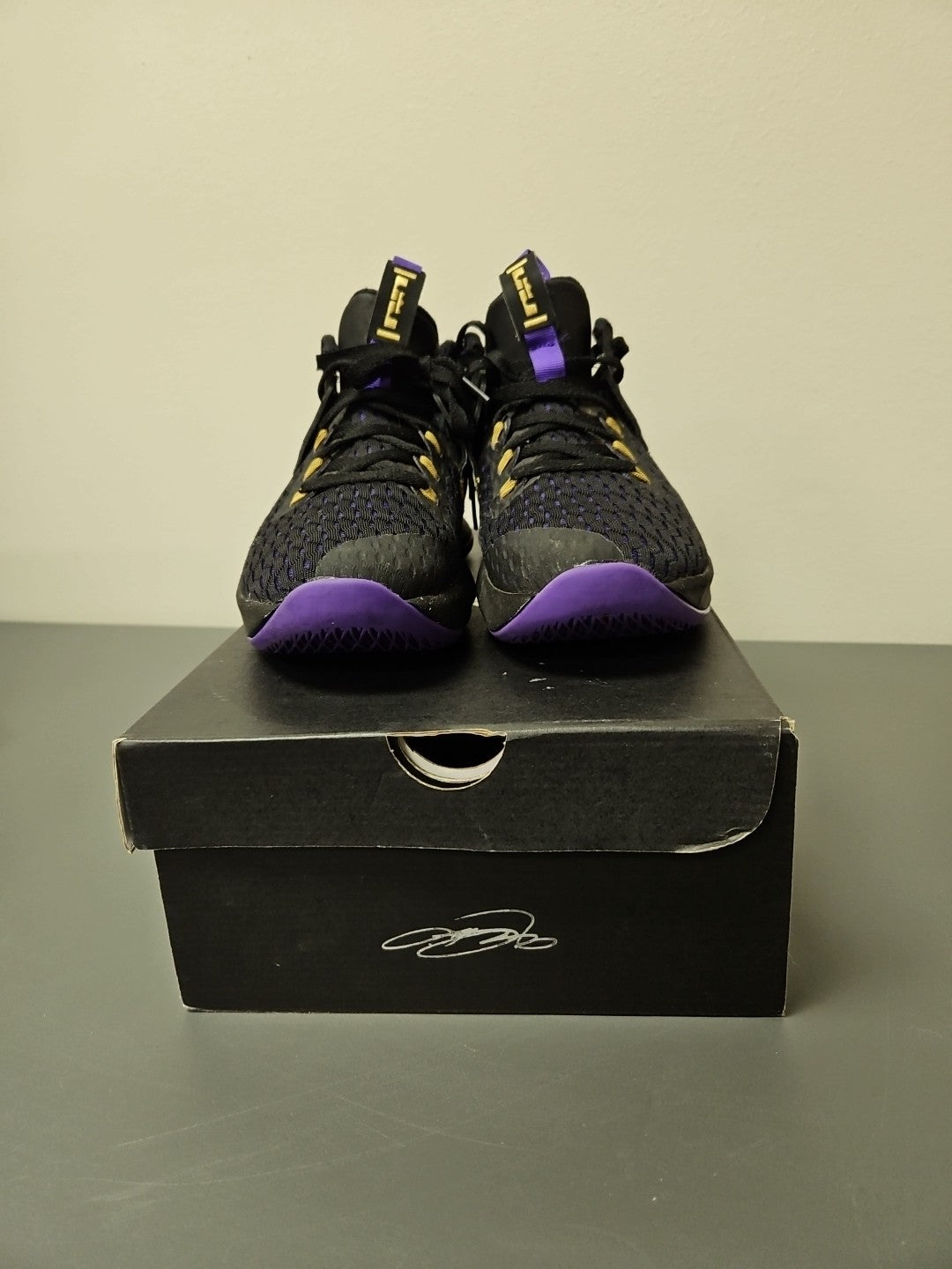 Size 9.5 M:  LeBron Witness 5 Fierce Purple Metallic Gold LA Lakers  CQ9380-003