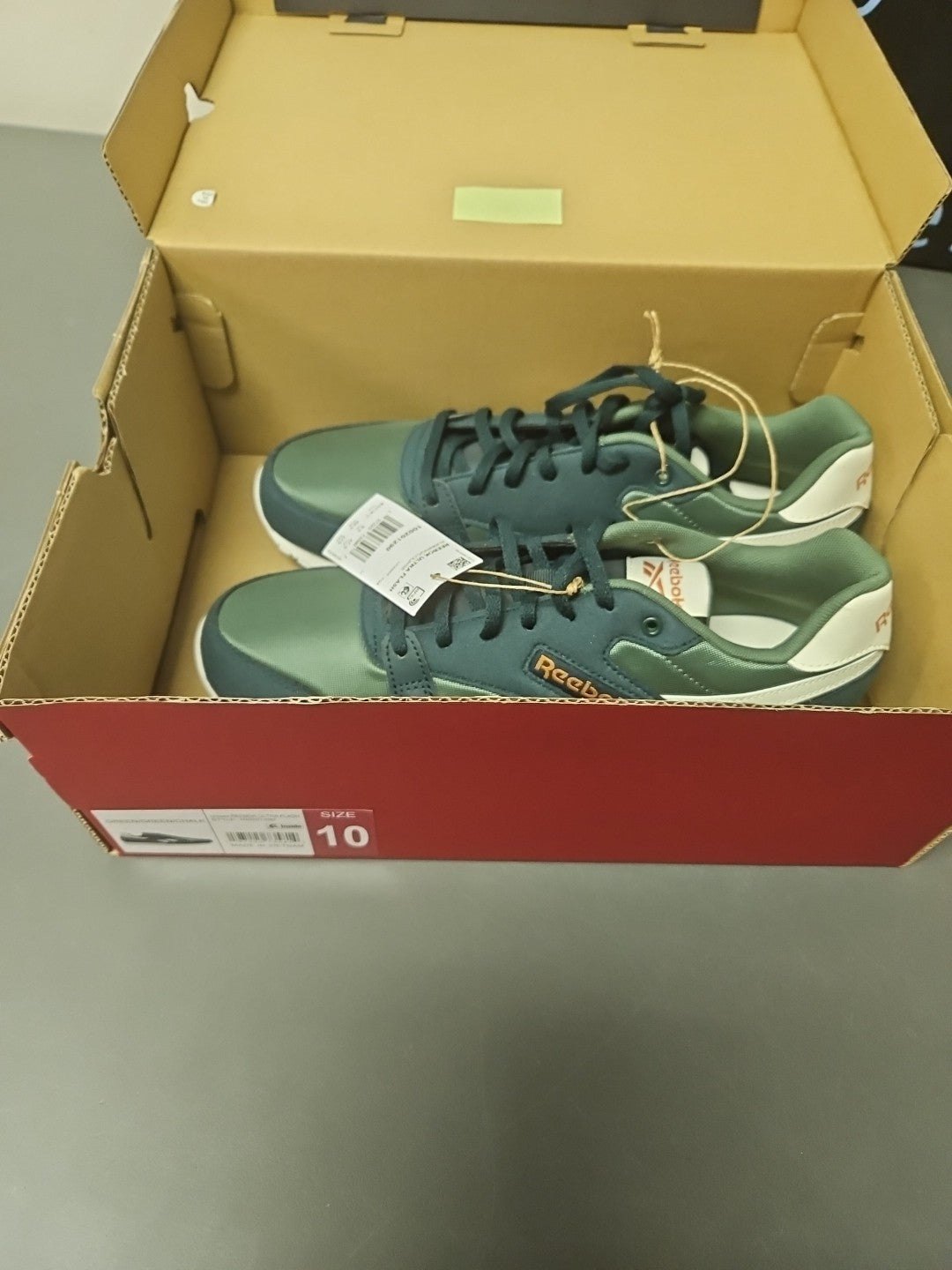 NEW Size Men 10 Women 11.5 Reebok Unisex Ultra Flash  (Green/Chalk) Shoes