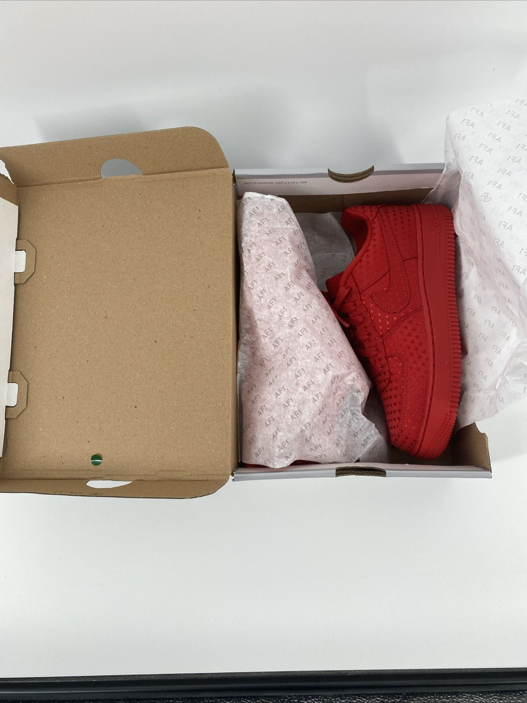 NEW Size 4Y Nike GS Air Force 1 Valentine's Day University Red IQ2748-600