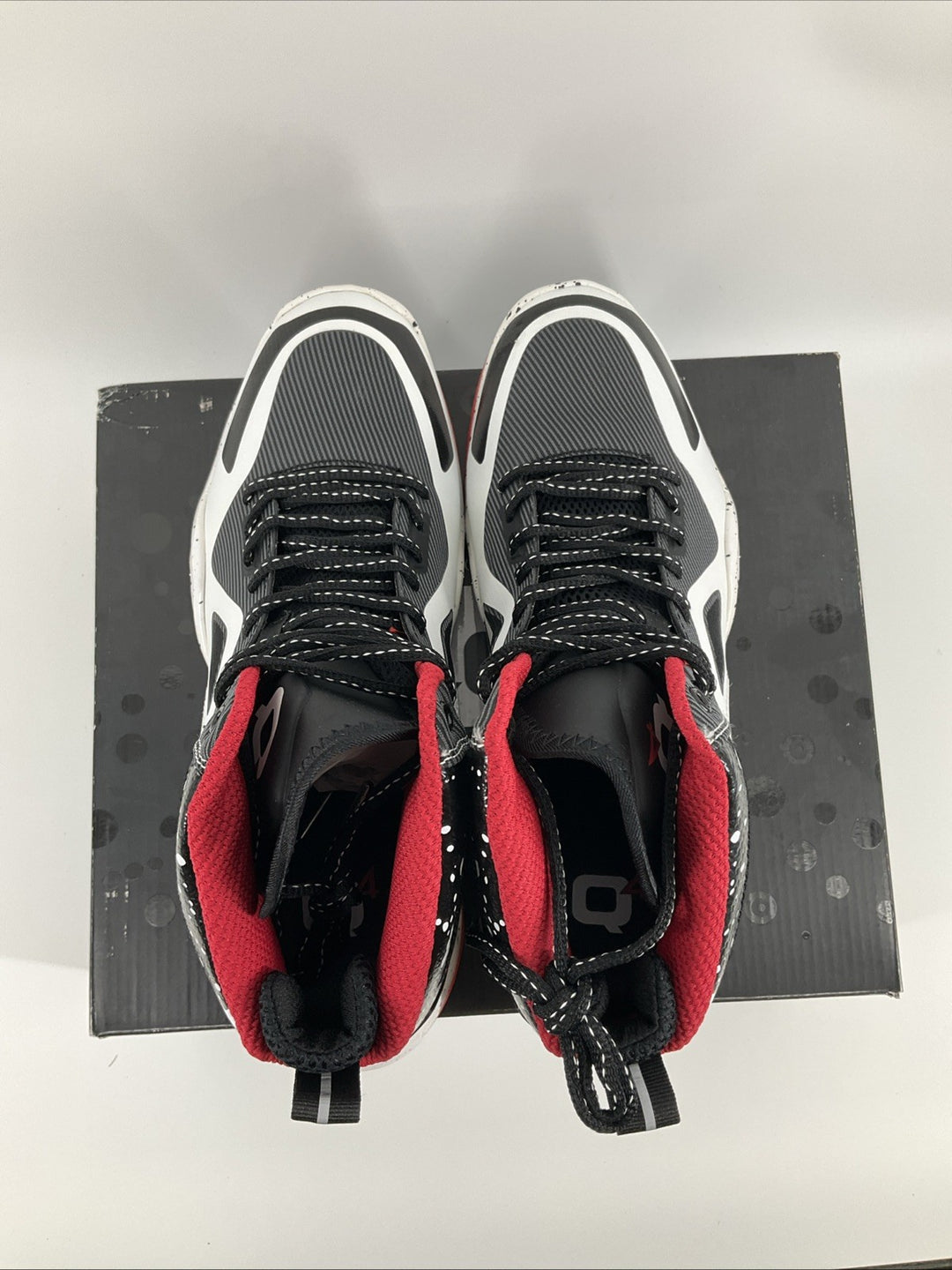 New Size 10 Men Q4 Bright White Black Red Q4MB-009