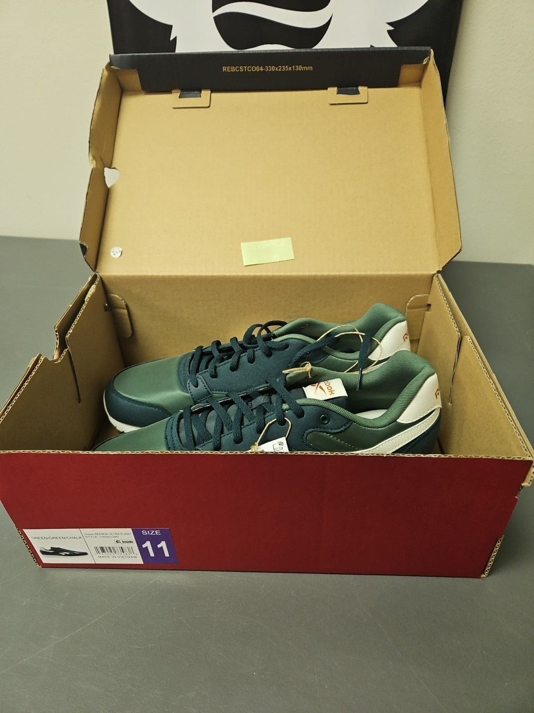 NEW Size Men 11 Women 12.5 Reebok Unisex Ultra Flash  (Green/Chalk) Shoes