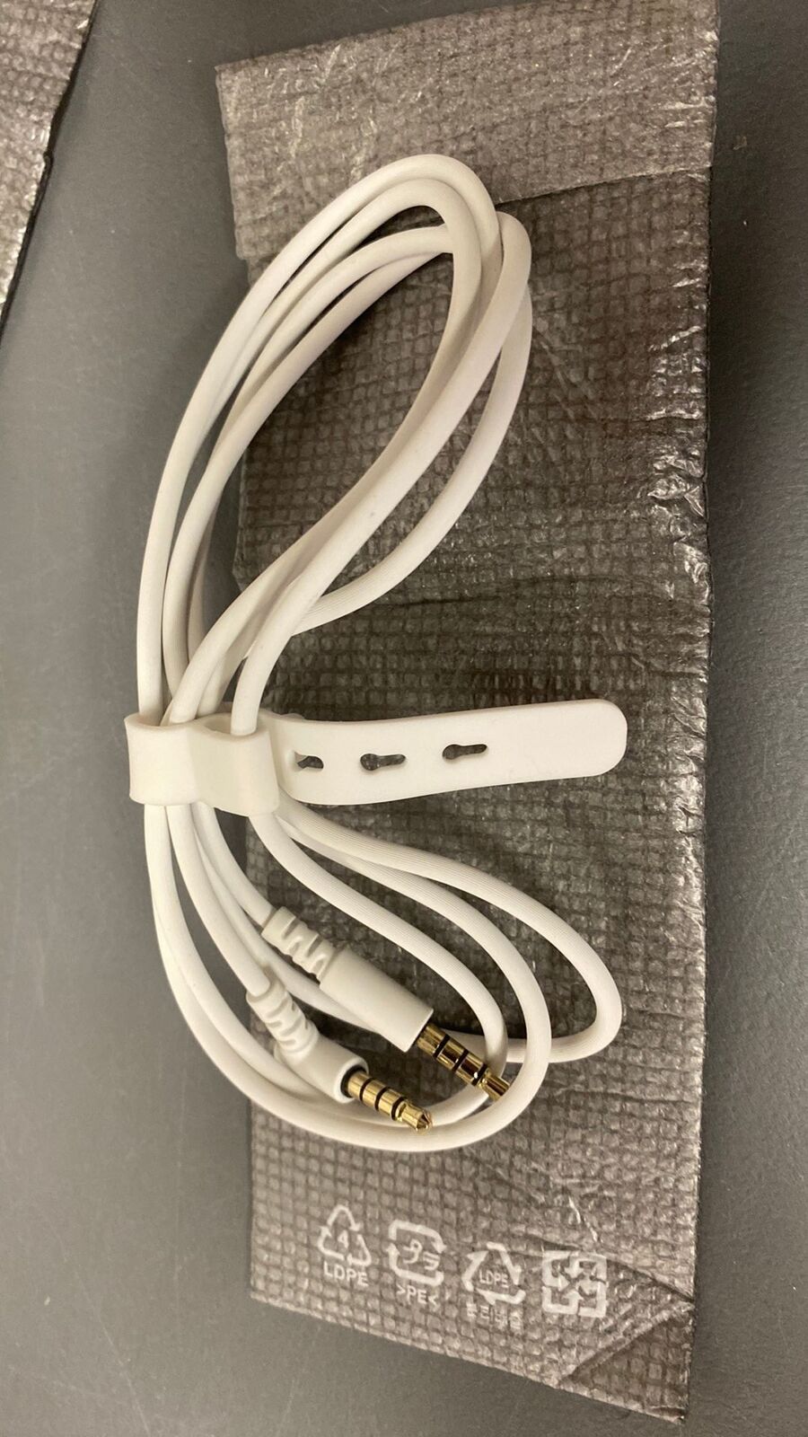 Razer Barracuda X Mercury Edition Retail $100 New
