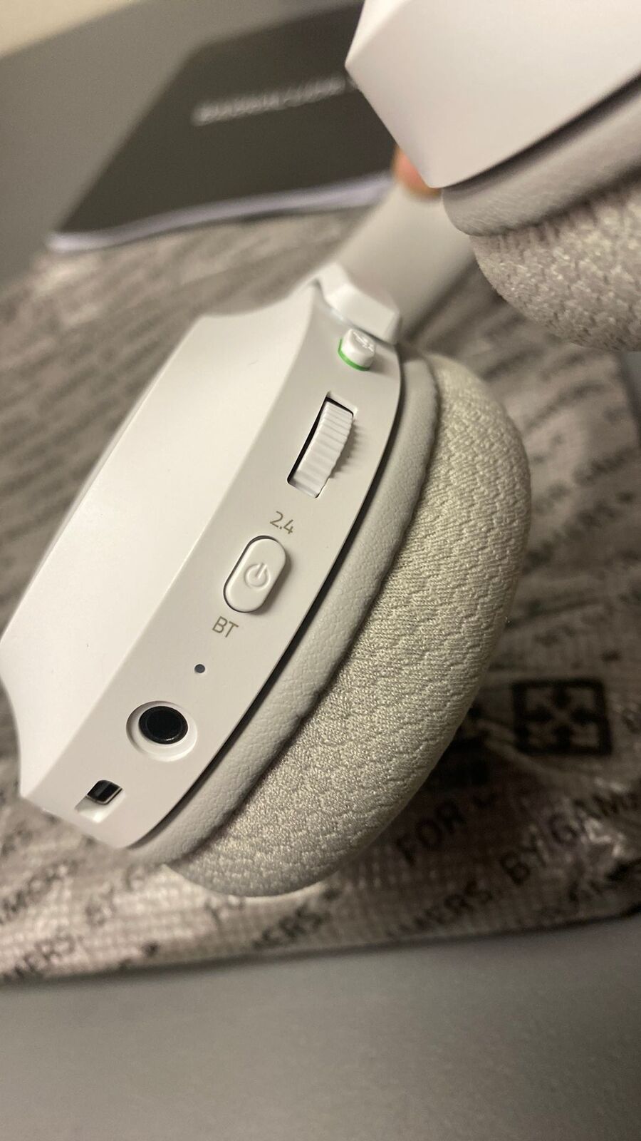 Razer Barracuda X Mercury Edition Retail $100 New