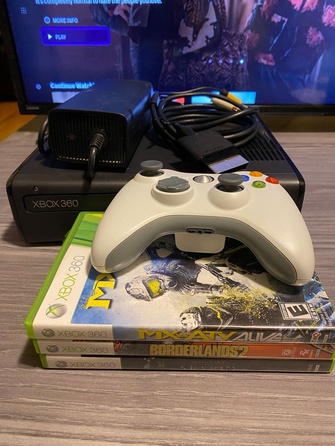 Xbox 360 S 4GB Console Bundle with 3 Games - Used
